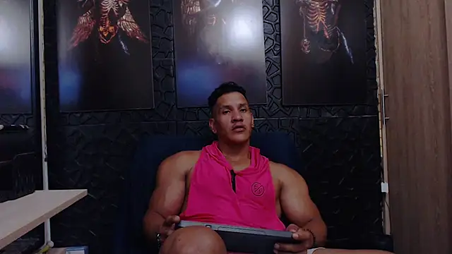 Snapshot of viktor_herrera chatting on July 3, 7:09 pm viktor herrera online show from July 3, 7:09 pm