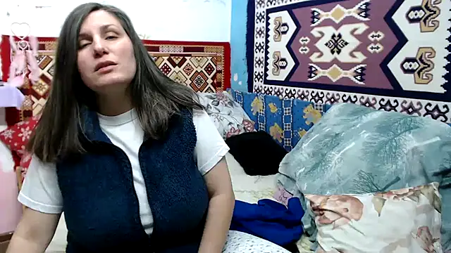 Adelinemilf online show from February 2, 8:24 am