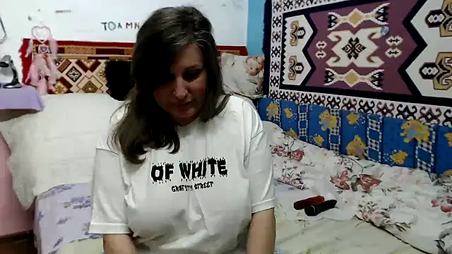 Adelinemilf online show from March 25, 12:22 pm