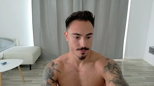Snapshot of Master_Lukas chatting on May 23, 1:26 pm Master Lukas online show from May 23, 1:26 pm