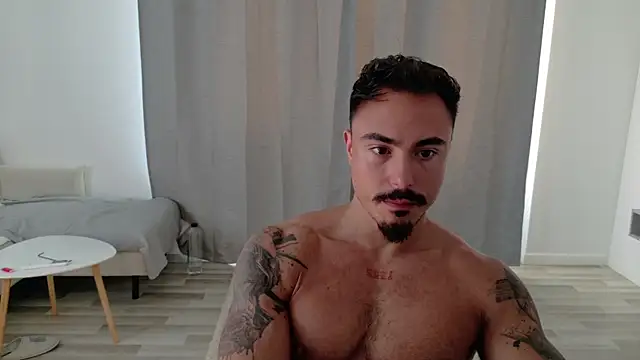 Snapshot of Master_Lukas chatting on June 25, 3:50 am Master Lukas online show from June 25, 3:50 am