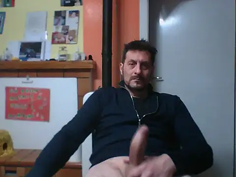 Snapshot of colosone chatting on February 21, 10:04 pm colosone online show from February 21, 10:04 pm