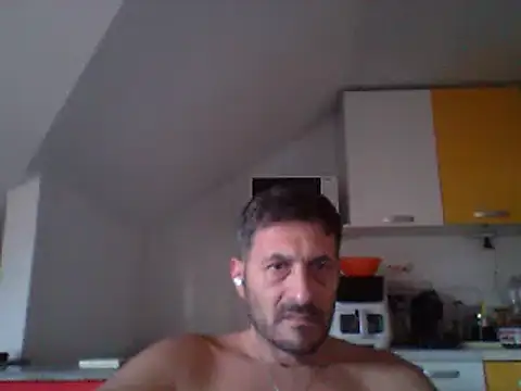 Snapshot of colosone chatting on October 14, 1:01 pm colosone online show from October 14, 1:01 pm