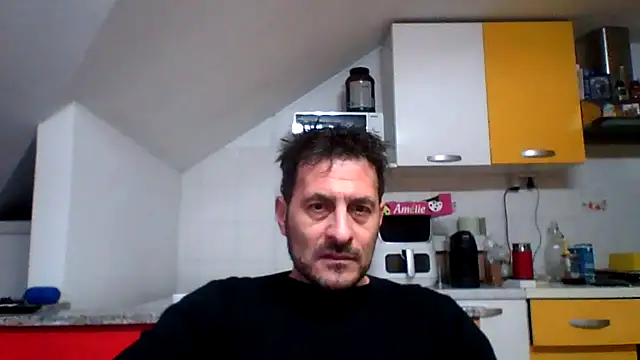 Snapshot of colosone chatting on December 4, 11:19 am colosone online show from December 4, 11:19 am