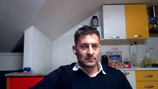 Snapshot of colosone chatting on December 15, 9:52 pm colosone online show from December 15, 9:52 pm