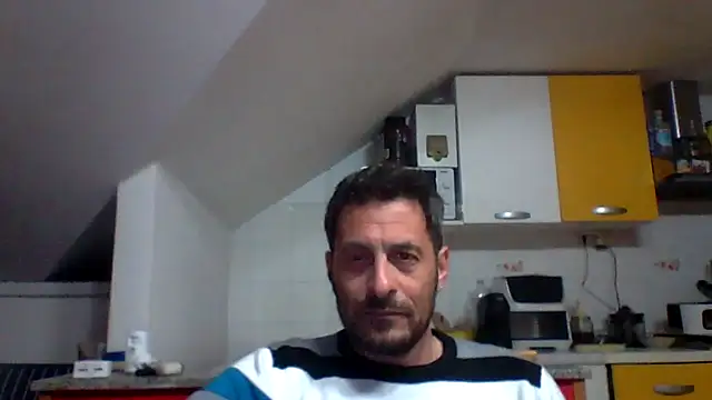 Snapshot of colosone chatting on April 27, 9:02 pm colosone online show from April 27, 9:02 pm