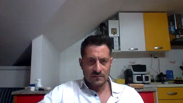 Snapshot of colosone chatting on May 2, 10:59 pm colosone online show from May 2, 10:59 pm