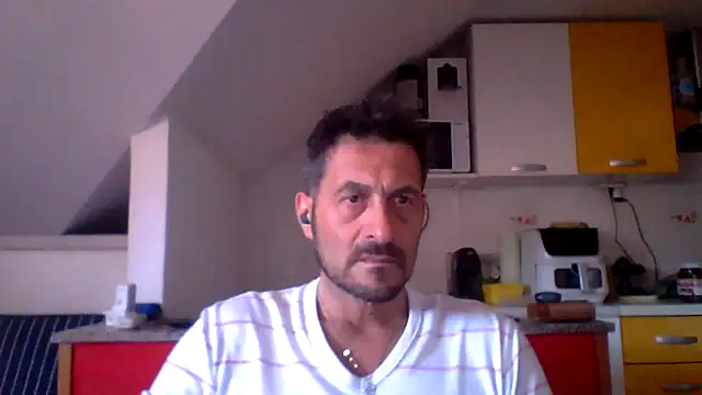 Snapshot of colosone chatting on May 9, 8:52 am colosone online show from May 9, 8:52 am