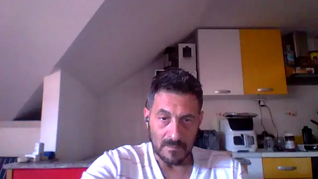 Snapshot of colosone chatting on May 18, 8:42 am colosone online show from May 18, 8:42 am