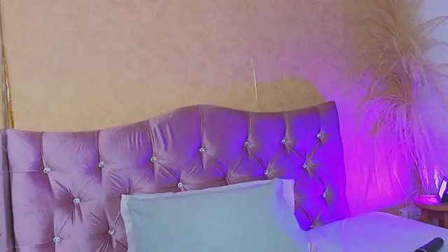 Missy 22  online show from April 10, 3:06 pm