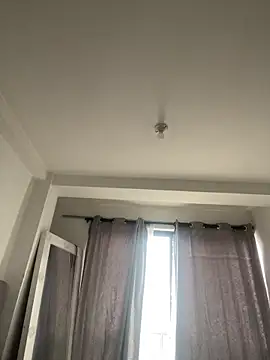 Snapshot of Violett_hott_ chatting on May 26, 12:23 pm Violett hott online show from May 26, 12:23 pm