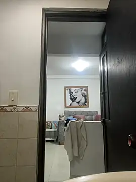 Snapshot of Violett_hott_ chatting on May 28, 11:29 am Violett hott online show from May 28, 11:29 am