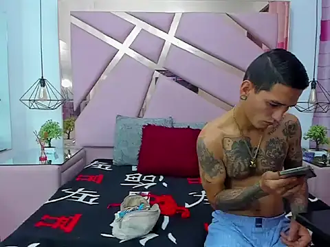 Snapshot of ViolethANDJuanda chatting on January 14, 1:06 pm ViolethANDJuanda online show from January 14, 1:06 pm