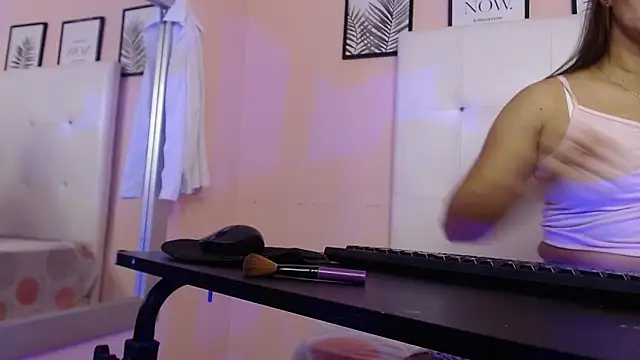 Snapshot of baby_bonny_ chatting on January 12, 12:21 pm baby bonny online show from January 12, 12:21 pm