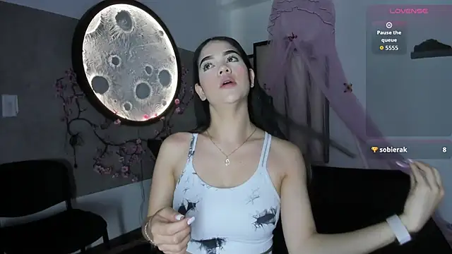 Luna  02 online show from March 7, 11:40 am