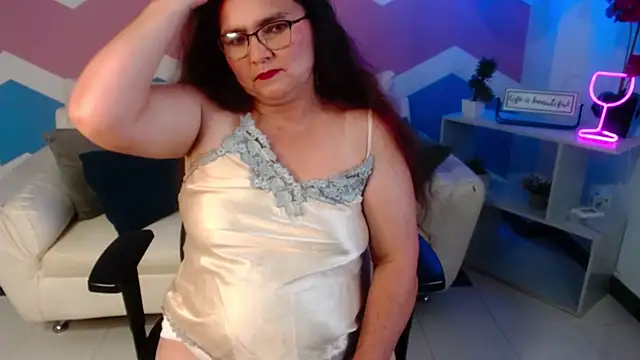 Snapshot of elena_milf1 chatting on January 11, 4:34 pm elena milf1 online show from January 11, 4:34 pm