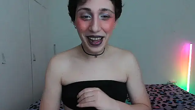 HoneyValentine online show from February 23, 8:50 pm