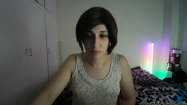 Snapshot of HoneyValentine chatting on June 14, 7:38 pm HoneyValentine online show from June 14, 7:38 pm