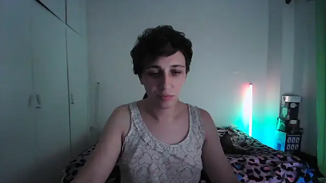 Snapshot of HoneyValentine chatting on June 18, 7:29 pm HoneyValentine online show from June 18, 7:29 pm