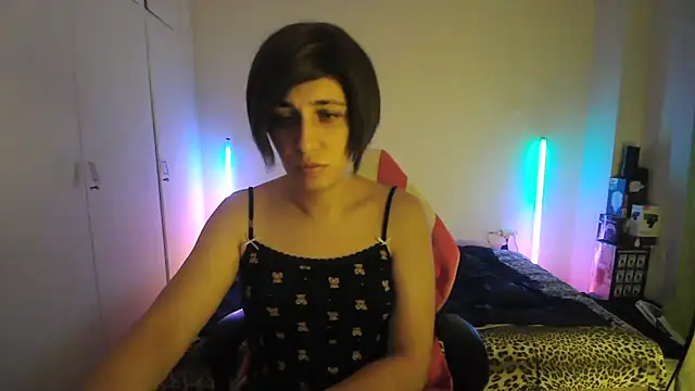Snapshot of HoneyValentine chatting on July 8, 6:56 pm HoneyValentine online show from July 8, 6:56 pm