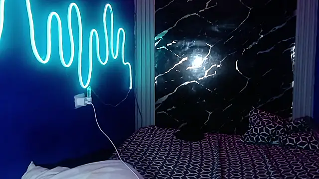 jamescurly00 online show from April 8, 8:36 am