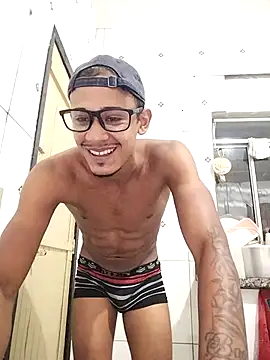 Magrinhodelicia011 online show from May 8, 8:58 pm