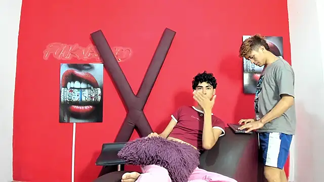 AVENGER BOYS2026 online show from April 15, 10:21 pm