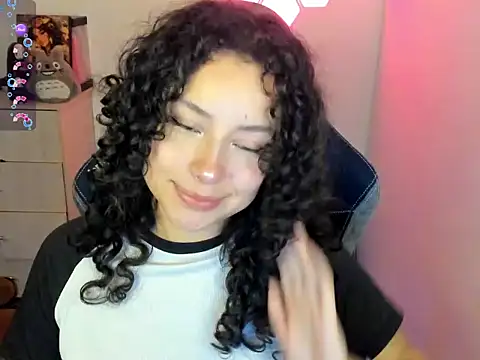 Snapshot of emillyaqua chatting on February 28, 10:55 pm emillyaqua online show from February 28, 10:55 pm