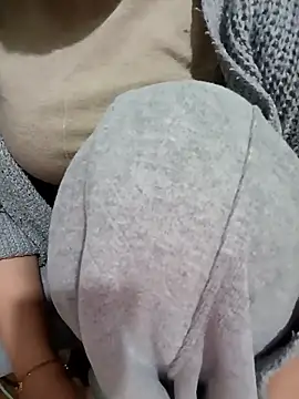 Tulip Giang online show from January 8, 3:42 am