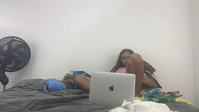 Snapshot of Sarah_sumemers chatting on July 2, 8:15 pm Sarah sumemers online show from July 2, 8:15 pm