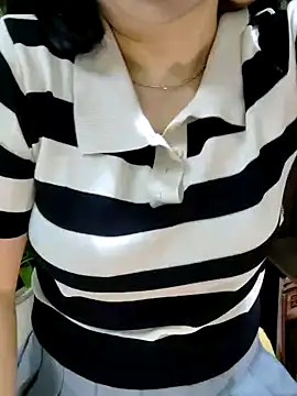 Snapshot of Arica_sexykiss chatting on February 21, 10:33 pm Arica sexykiss online show from February 21, 10:33 pm