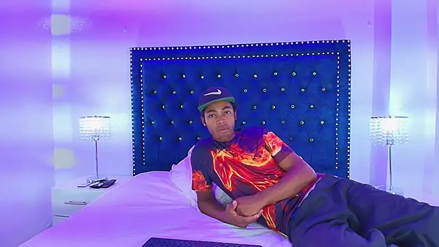 Cristal and luke online show from March 1, 3:30 am