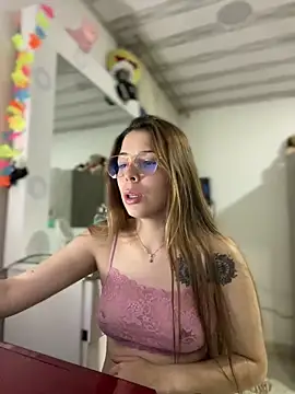 NatalyPinky online show from April 11, 12:15 am