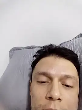 RAFAELQUINTEROSCAVALHEI online show from April 14, 2:56 pm