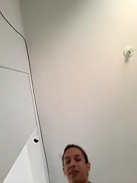 ofjuliaa online show from January 13, 5:18 pm