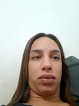 ofjuliaa online show from February 18, 2:24 pm