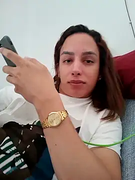 ofjuliaa online show from April 13, 6:57 pm