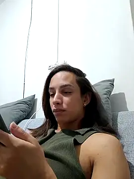 ofjuliaa online show from May 7, 8:36 pm