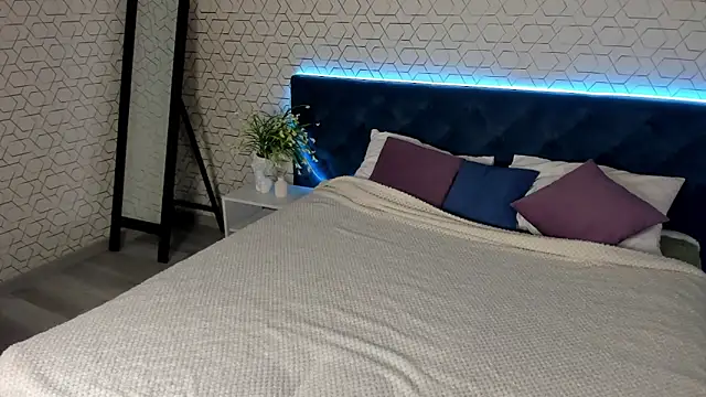 desiree doll online show from February 12, 1:11 am