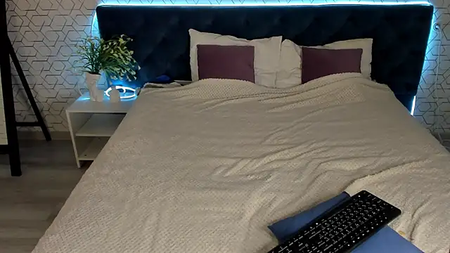 desiree doll online show from March 2, 5:08 am