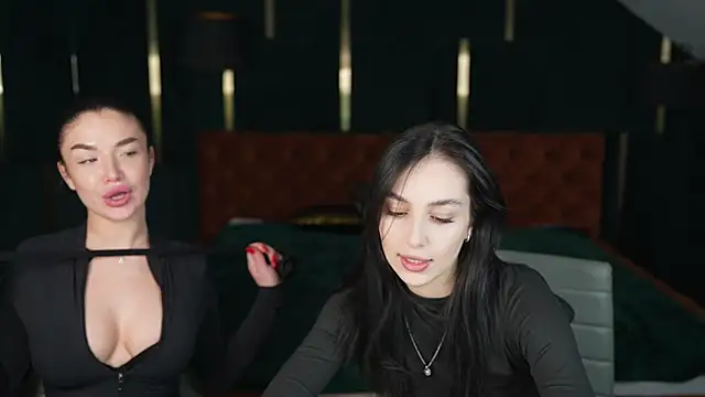 Snapshot of Mila_Rose054 chatting on February 22, 3:43 pm Mila Rose054 online show from February 22, 3:43 pm