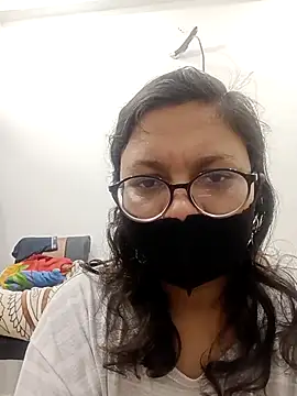 piryasharma005 online show from January 19, 11:25 am