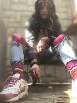 dongoralesko77 online show from April 22, 3:02 pm