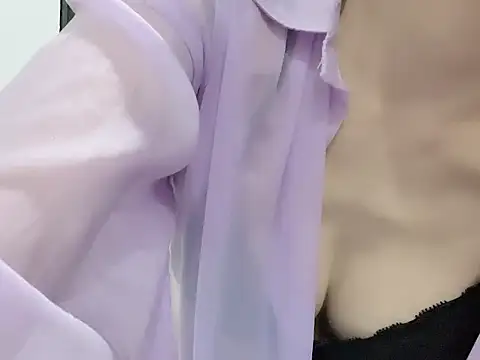 Snapshot of Lol-222 chatting on January 10, 3:25 pm Lol-222 online show from January 10, 3:25 pm