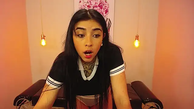 Snapshot of Adri_gomez_x chatting on April 25, 1:14 pm Adri gomez x online show from April 25, 1:14 pm