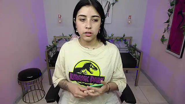 Snapshot of Adri_gomez_x chatting on July 18, 12:53 pm Adri gomez x online show from July 18, 12:53 pm