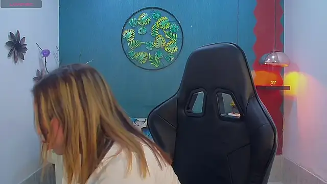 esmeralda cuisman online show from February 7, 12:09 pm