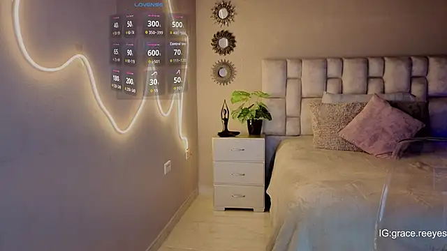  liiss online show from February 12, 11:05 am