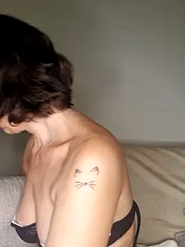 larizinha2026 online show from February 3, 3:26 am