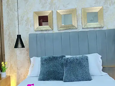 Snapshot of Jessie_GB chatting on February 10, 1:15 pm Jessie GB online show from February 10, 1:15 pm